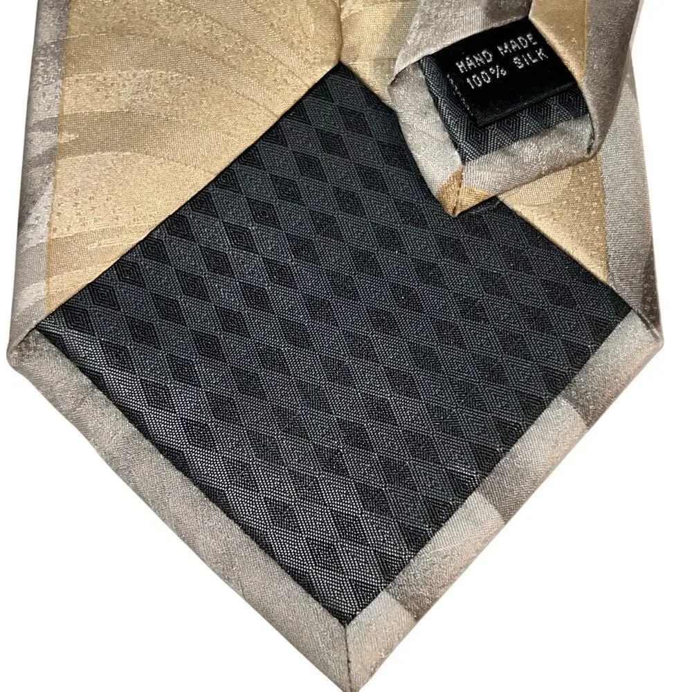 Bruno Rossi men’s 100% silk handmade geometric quilted design Y2K designer tie ￼